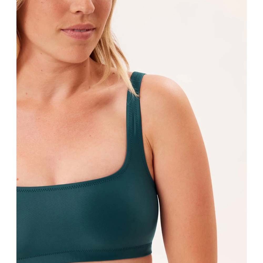 Brand new Girlfriend Collective Swim Top, Size Medium